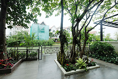 Vinhomes Riverside: Brilliant 04+1BRs villa at Hoa Sua 9, stunning garden