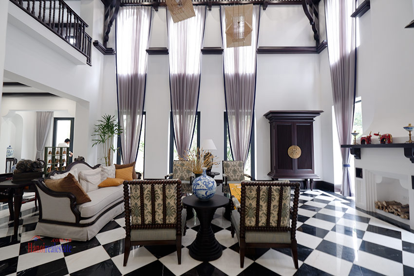 Vinhomes Riverside: Fabulous Vietnamese royal traditional style 04BRs villa near Vincom 8