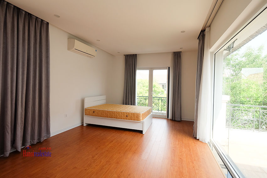 Vinhomes Riverside: Fully furnished modern 04BRs house on Hoa Sua 10, river access 36