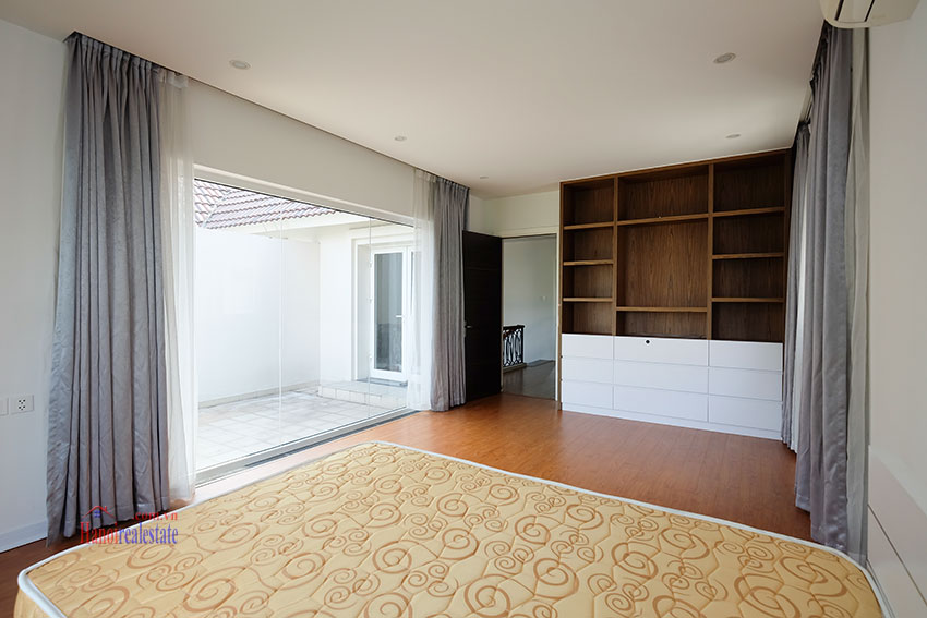 Vinhomes Riverside: Fully furnished modern 04BRs house on Hoa Sua 10, river access 38