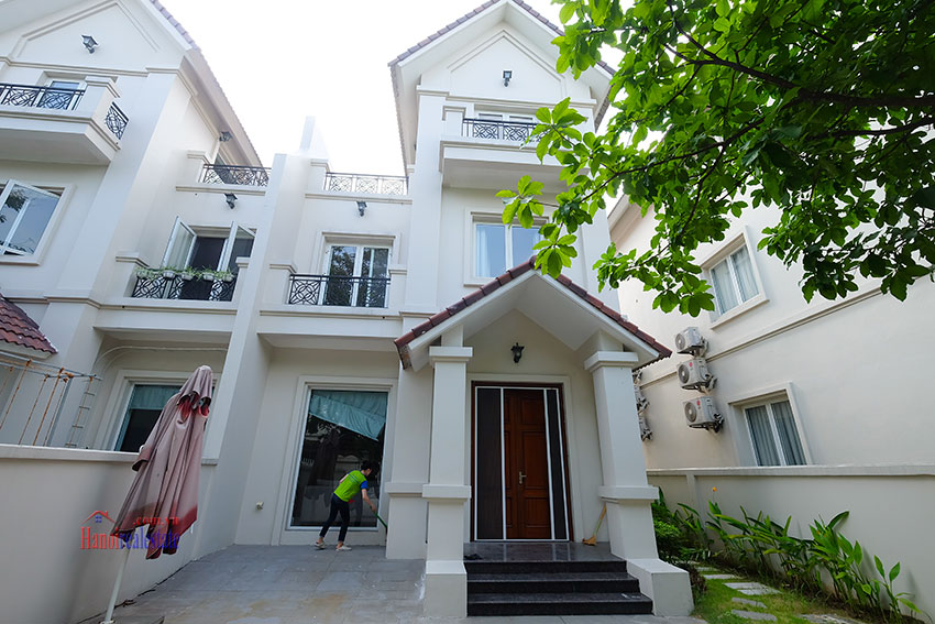 Vinhomes Riverside: Fully furnished modern 04BRs house on Hoa Sua 10, river access 5