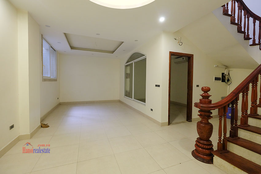 Vinhomes Riverside: Partly furnished 05BRs villa in Hoa Sua 3, river access 11