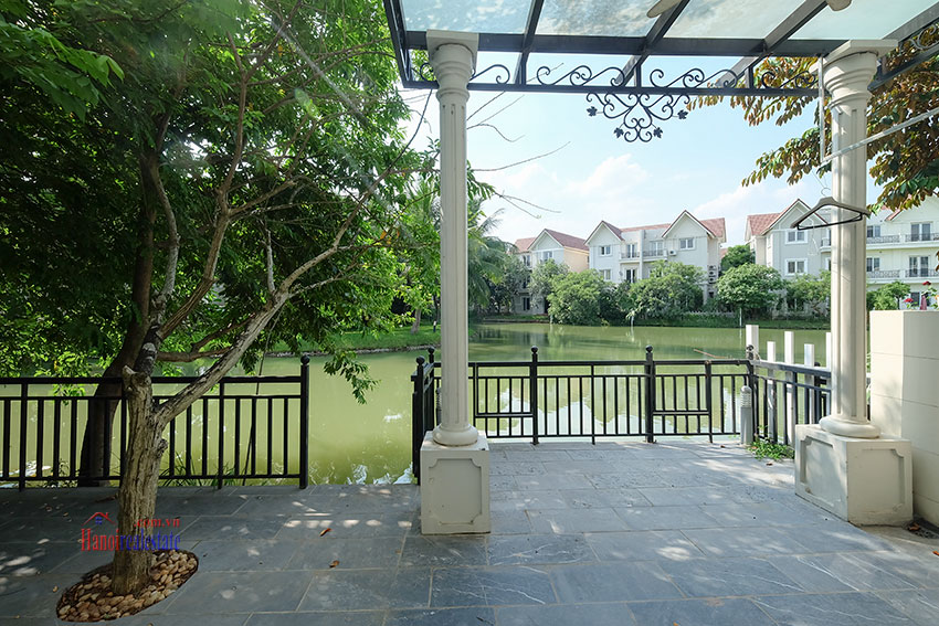 Vinhomes Riverside: Partly furnished 05BRs villa in Hoa Sua 3, river access 7