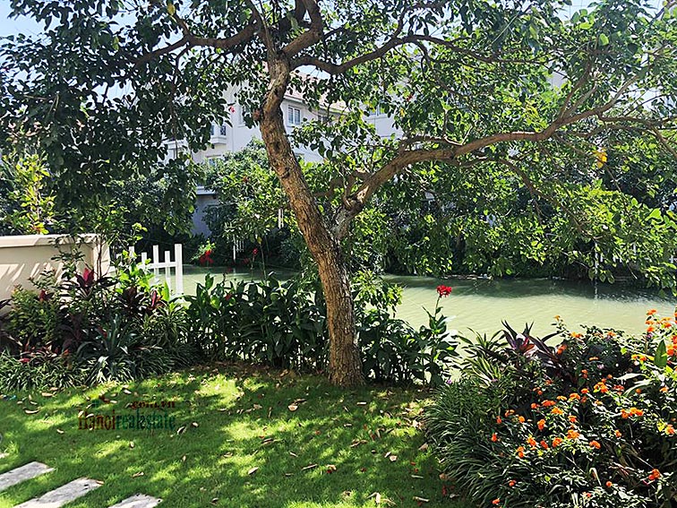 Vinhomes Riverside: Peaceful 03+1BRs villa with river access in Hoa Sua 22