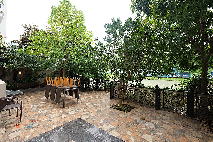 Vinhomes Riverside: Reasonable price 03BRs villa in Hoa Lan 1, short walk to Almaz 17