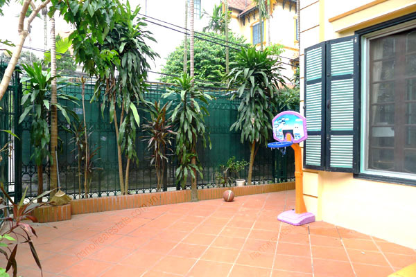 Well Maintained villa with Yard and spacious living room in Tay Ho Hanoi 1