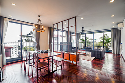 Cho thuê căn hộ view Hồ Tây, 3 phòng ngủ rộng 190m2 tại mặt phố Từ Hoa, Hà Nội