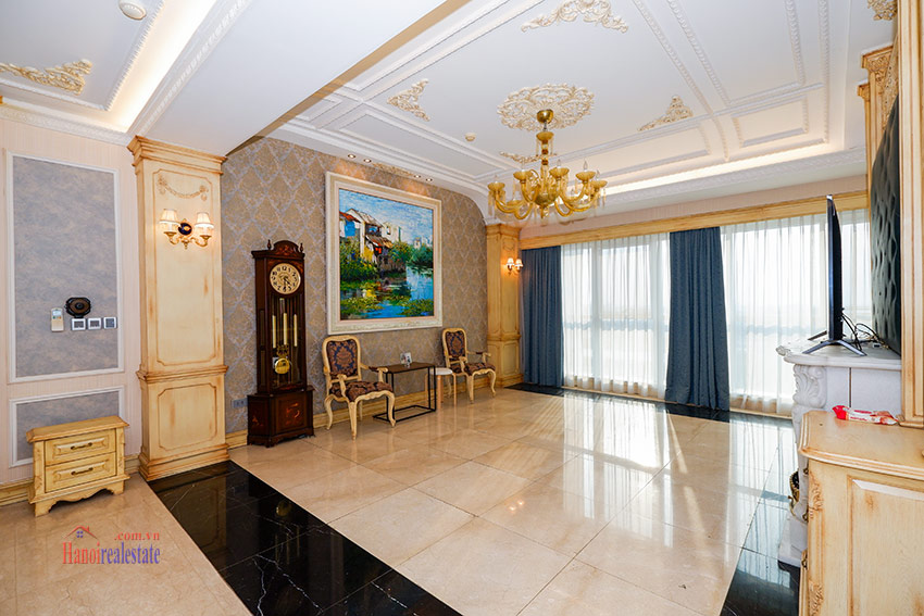 Western Classical 2-bedrooms apartment with Golf course view at L1 6