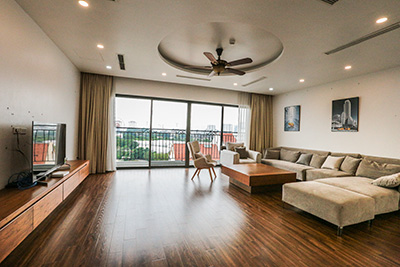 Cho thuê căn hộ 03 phòng ngủ 220m2, cao cấp, view hồ tại đường Tô Ngọc Vân, quận Tây Hồ